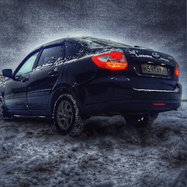 Лада Гранта лифтбэк 2021 черная