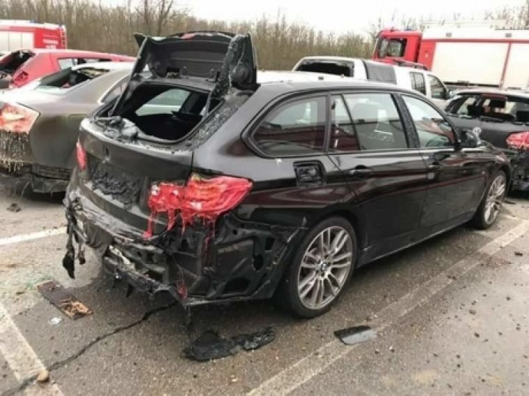 Машины плавятся от жары