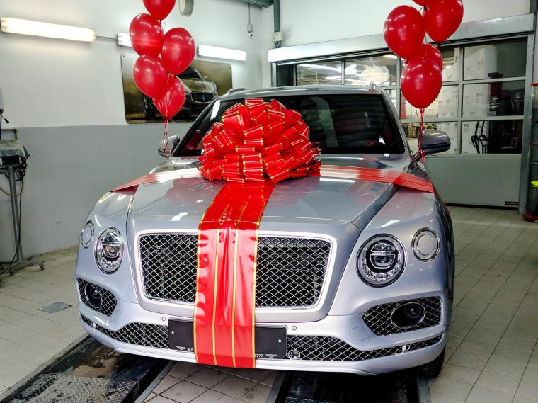 Девушка на Порше Кайен