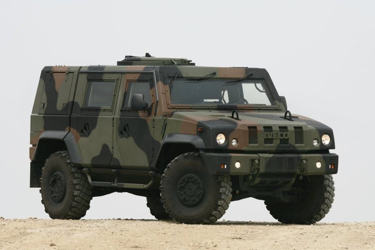 Бронеавтомобиль Iveco LMV