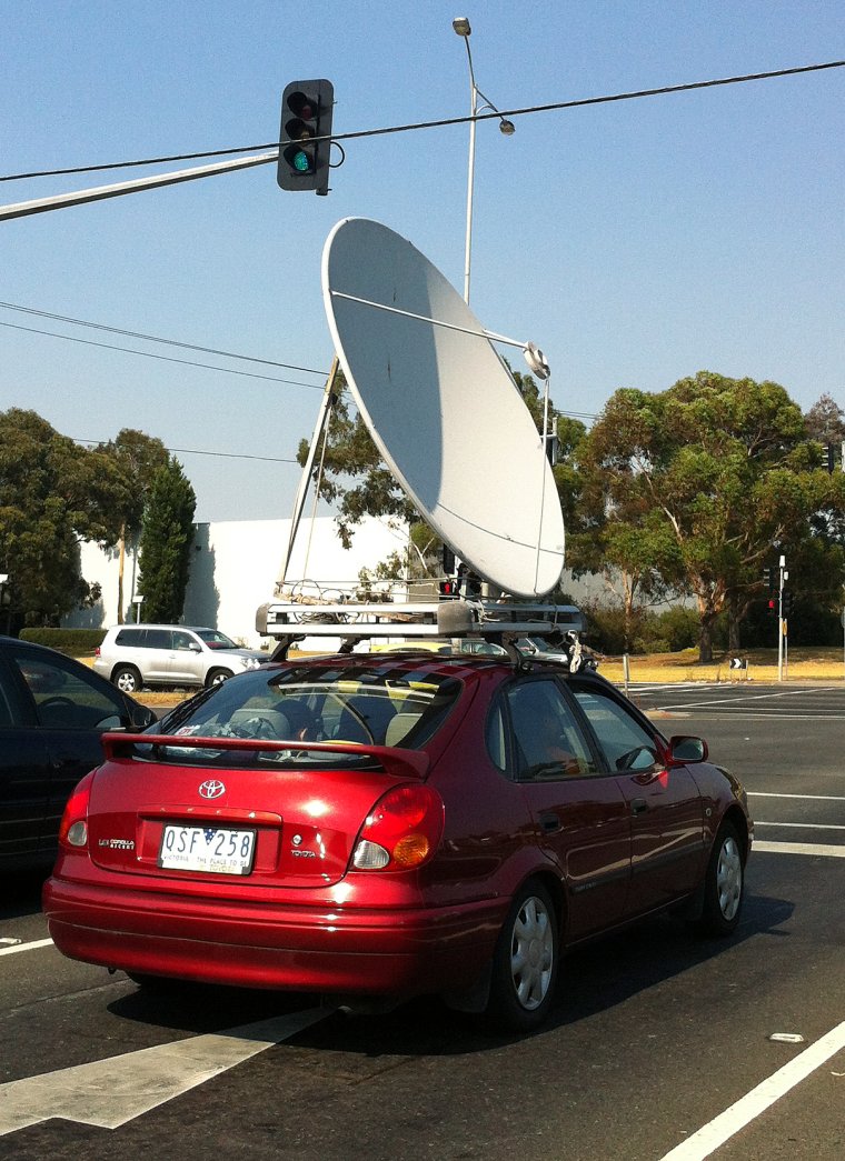 Спутниковая антенна на крышу авто