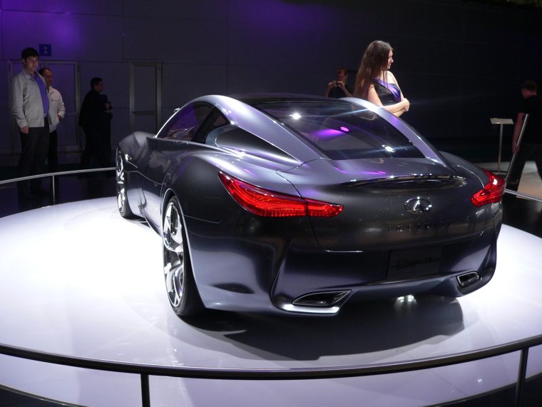 Пежо для девушки салон