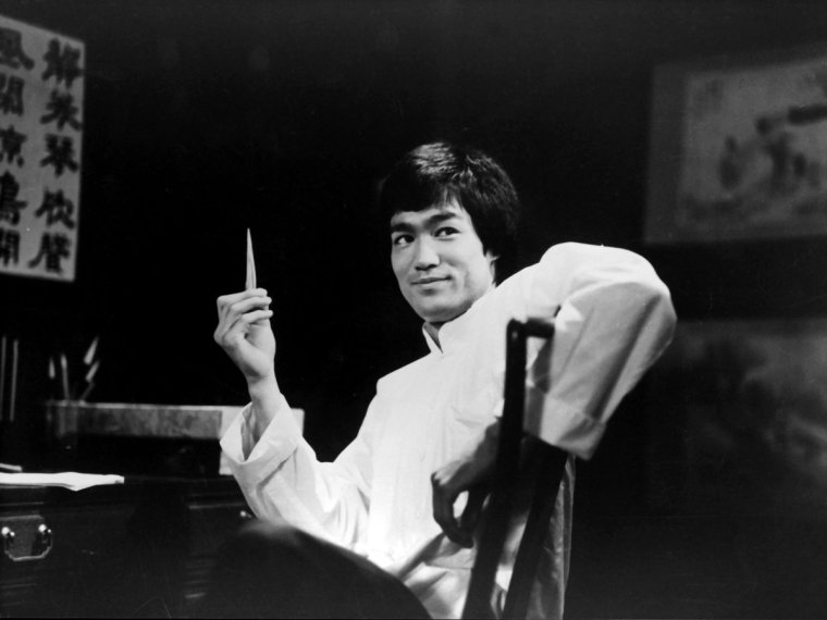 Bruce Lee enter the Dragon