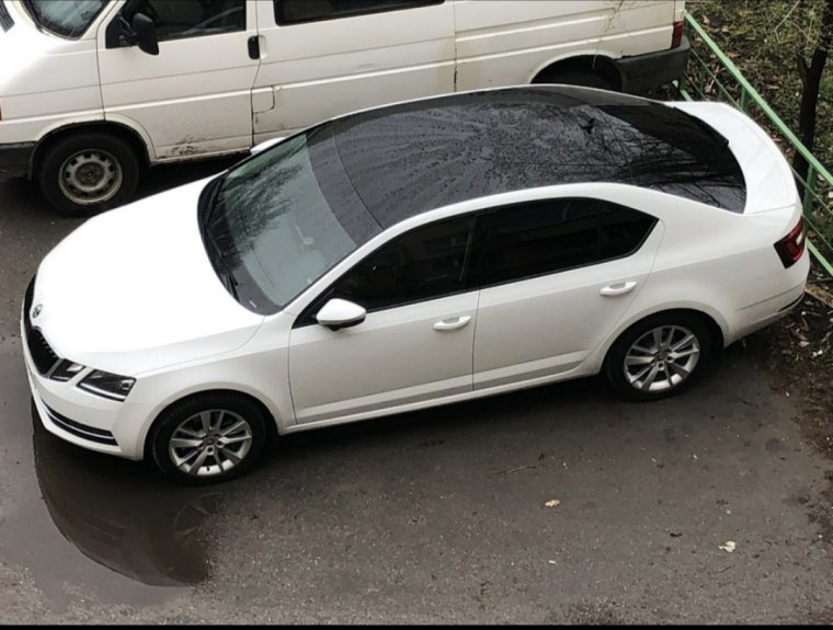 Черная крыша Octavia a7