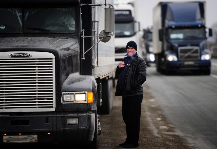 Водитель грузовика русский
