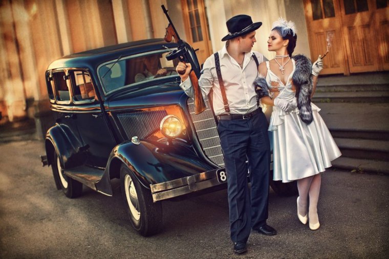 Новогодний ретро автомобиль