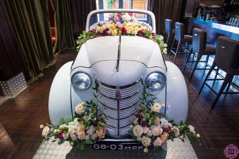 Машина для свадьбы напрокат