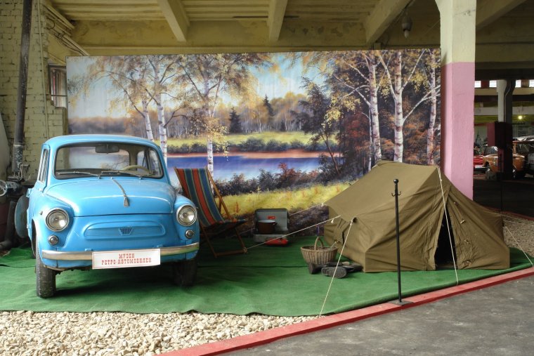 Фотозона с машинками