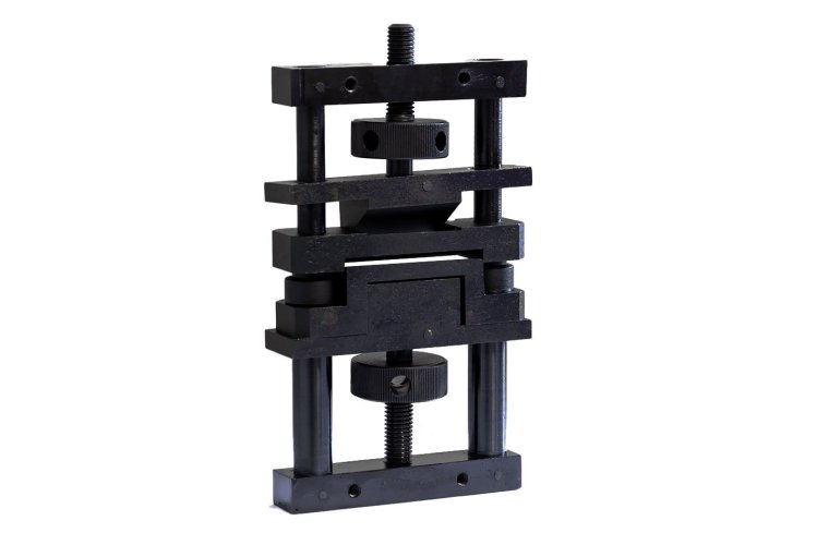 Видео на растяжение ленты на разрывной машине