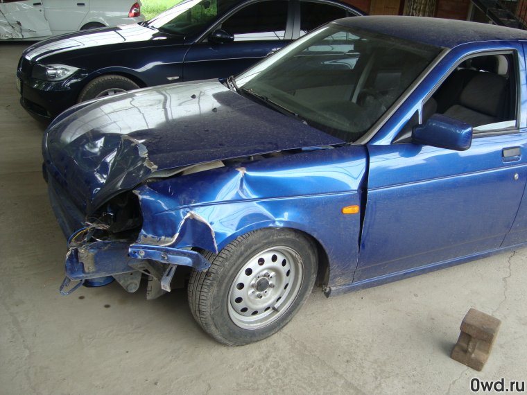Битая синяя Приора