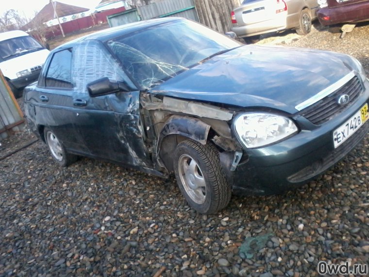 Приора седан черная битая