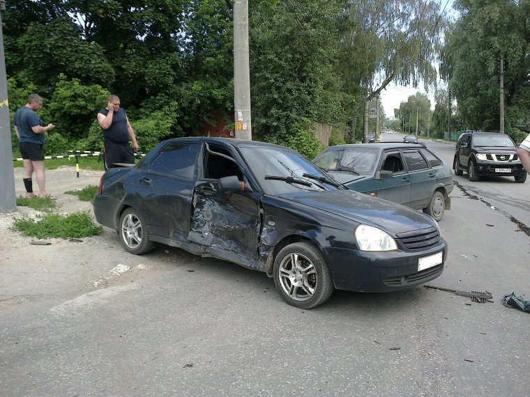 Аварийные Лада Приора
