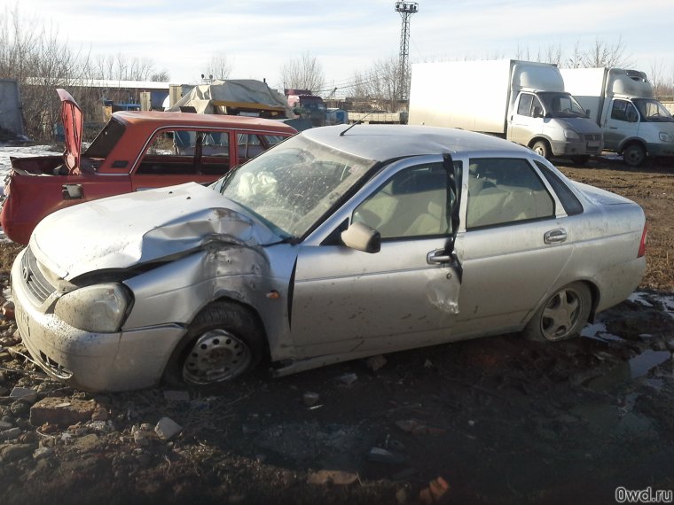 Битый ВАЗ Приора