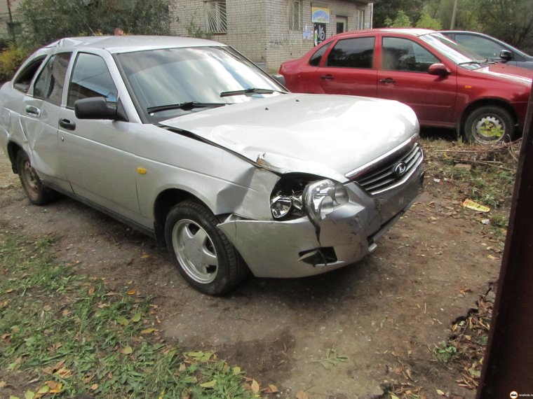 Аварийные Лада Приора