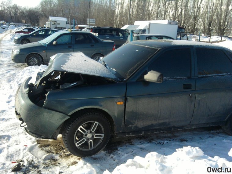 ВАЗ Приора битая