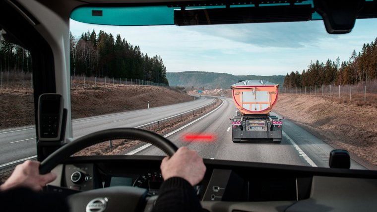 Вид из кабины грузовика