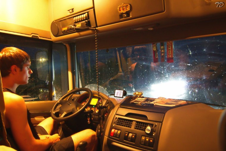 Вид из кабины грузовика