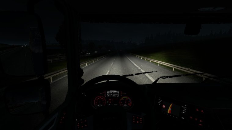 Вид из кабины фуры ночью