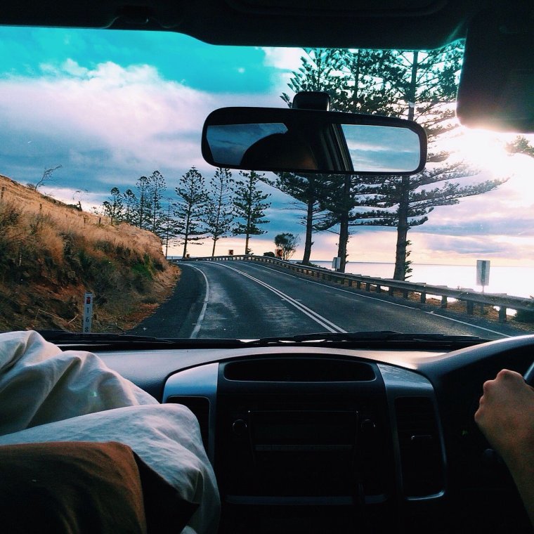 Вид дороги из машины