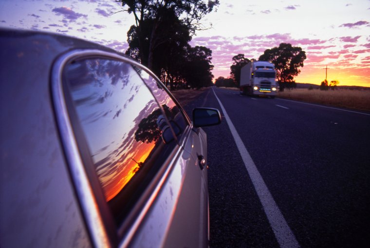 Закат из окна машины
