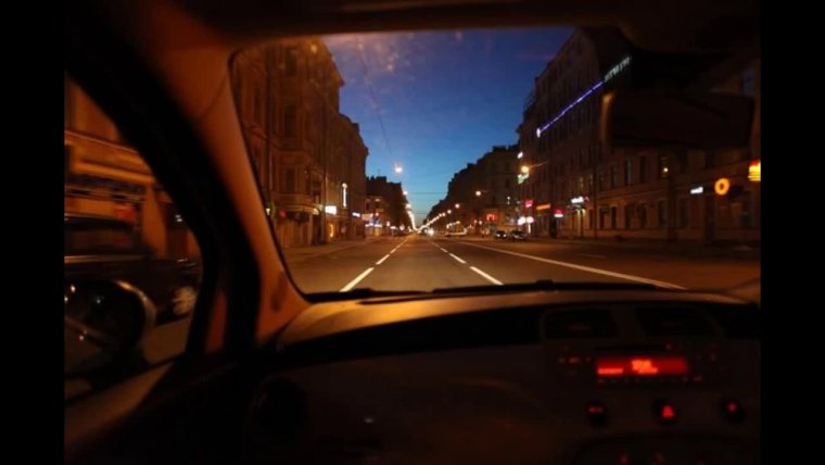 Вид из машины ночью