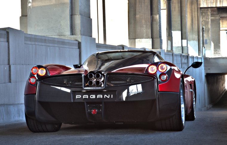 Суперкар Пагани Huayra