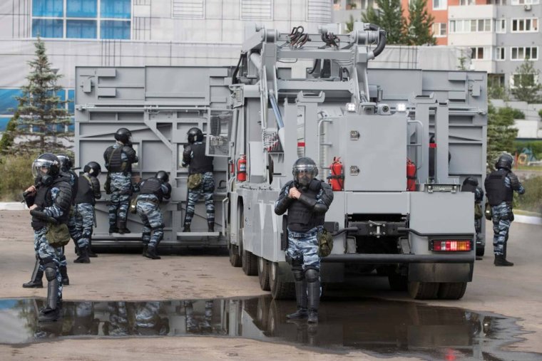 Росгвардия стена КАМАЗ