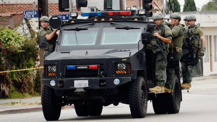 Спецназ Лос Анджелес броневик