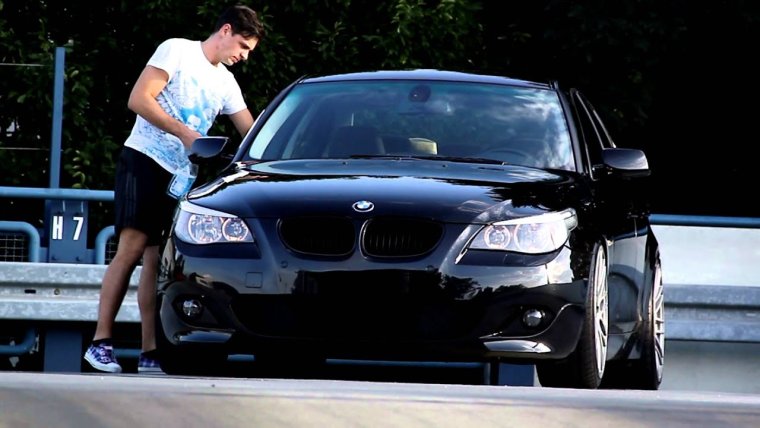 БМВ е60 с человеком