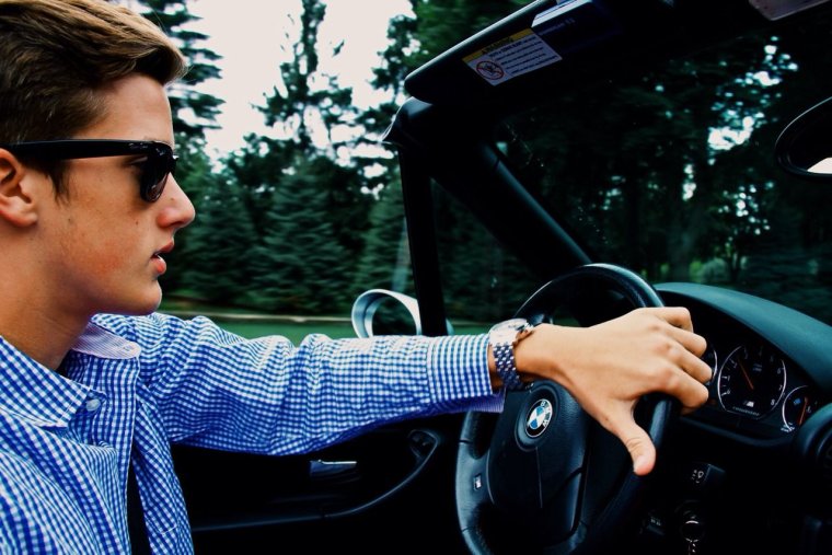 Парень на BMW