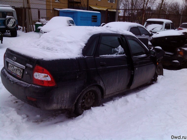 Битая черная Приора