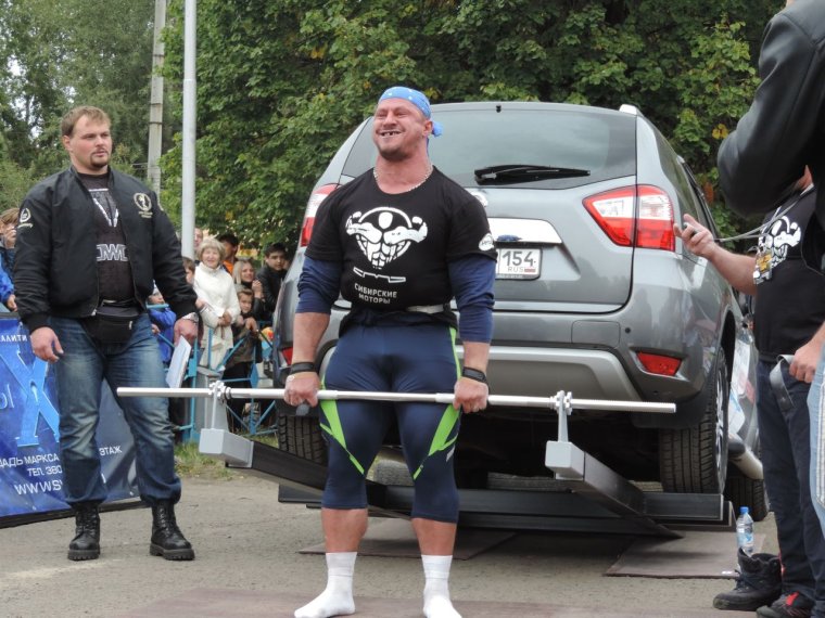 Силач Остапенко стронгмен