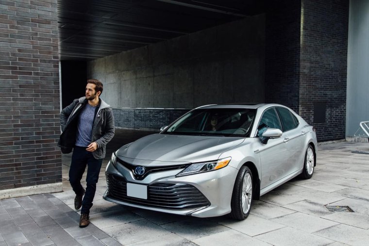 Бизнесмен на Toyota Camry