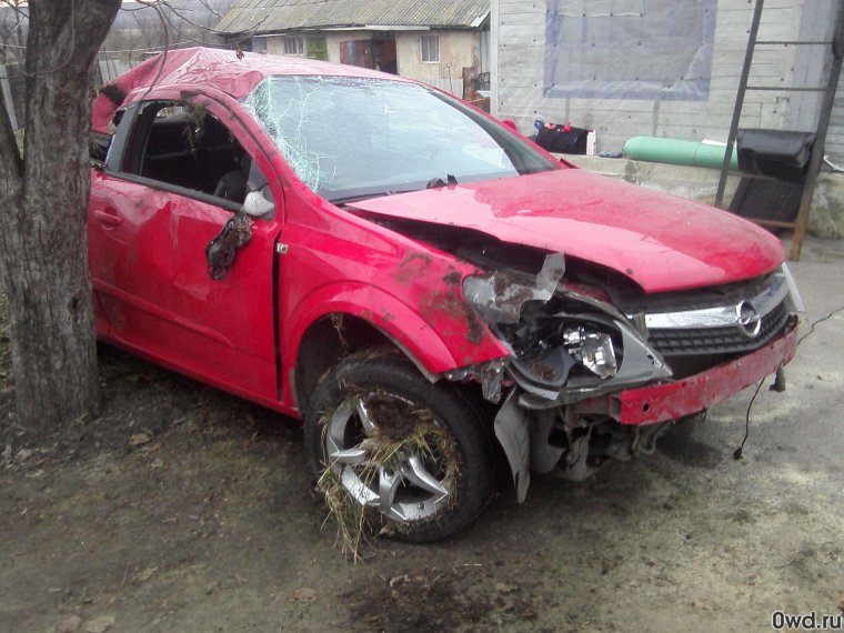 Opel Astra 2008 битая