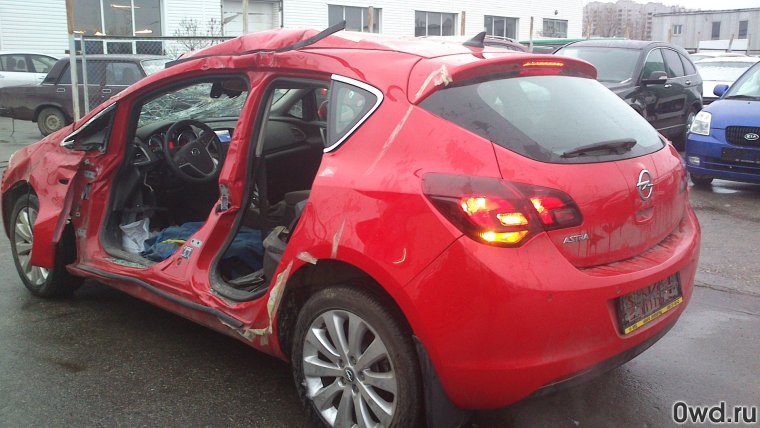 Opel Astra j битая