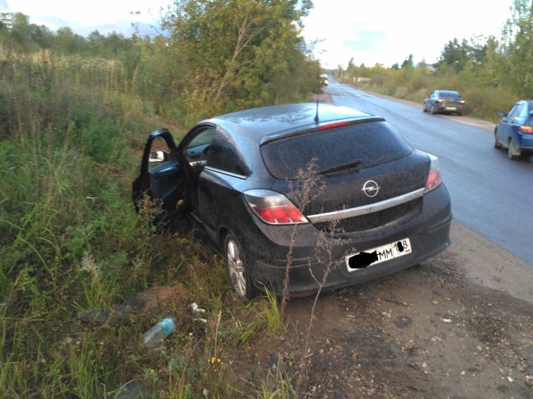 ДТП Опель Астра h черный
