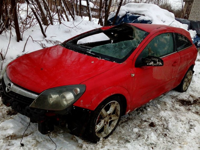 Битый Опель Астра h GTC