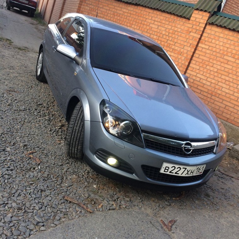 Opel Astra h GTC В пленке