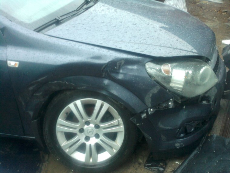 Opel Astra h 2013 битый