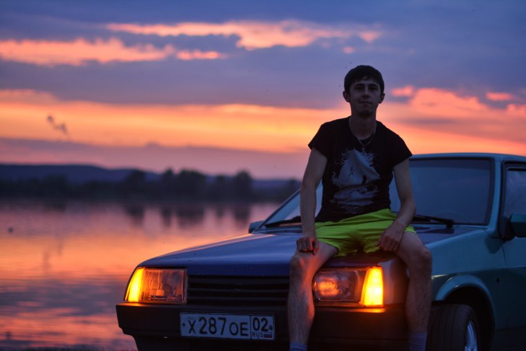 Машина на закате ВАЗ