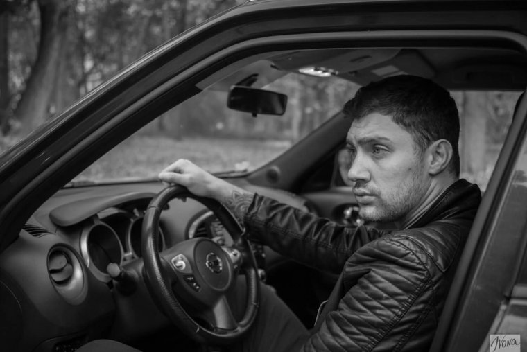 Мужчина за рулем