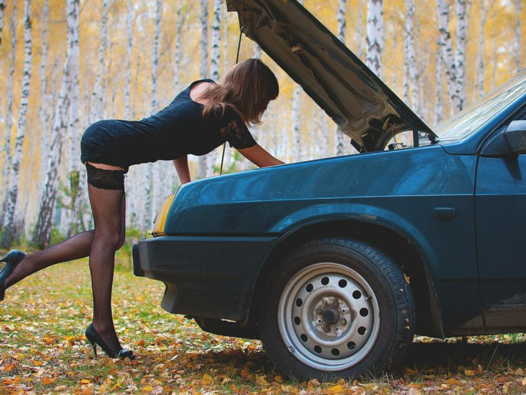 Девушки и автомобили ВАЗ