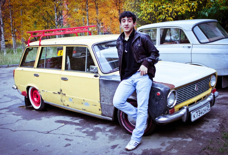 Парень на жигулях