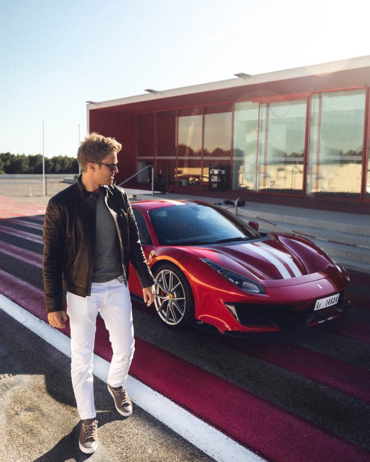 Одинаев Феррари