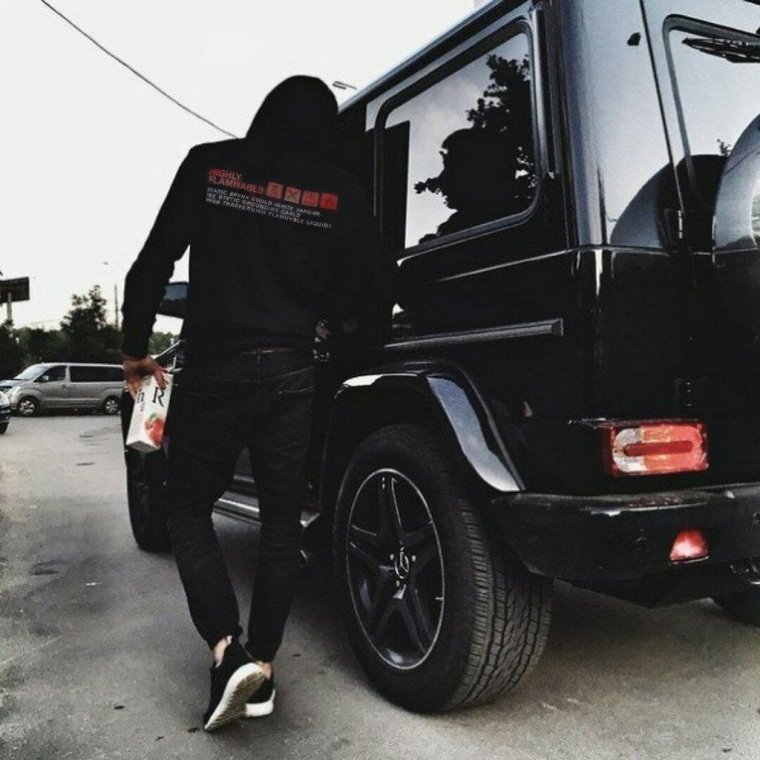 Парень на ГЕЛИКЕ