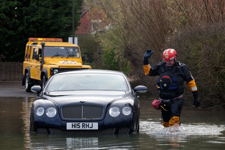 Бентли утонул в