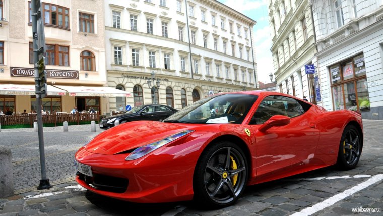 Ferrari 458 Italia красная