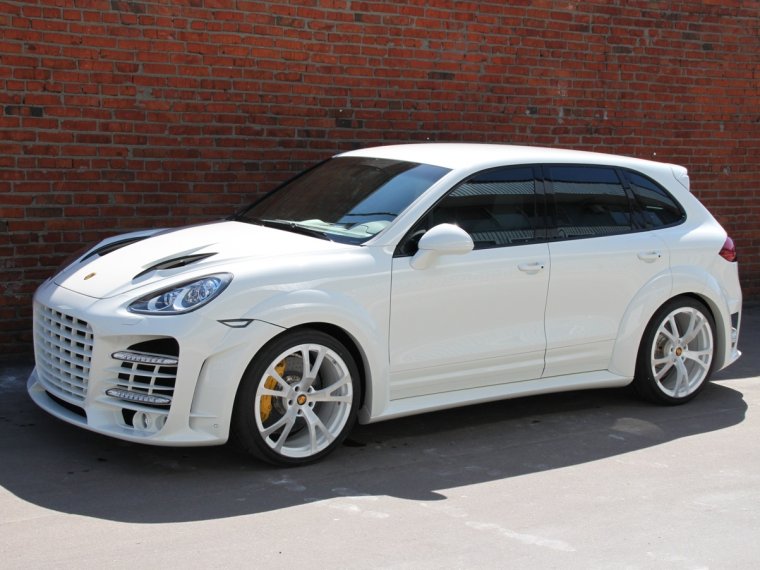 Белые диски на белой машине