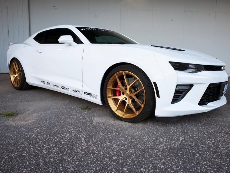 Chevrolet Camaro Forgiato White