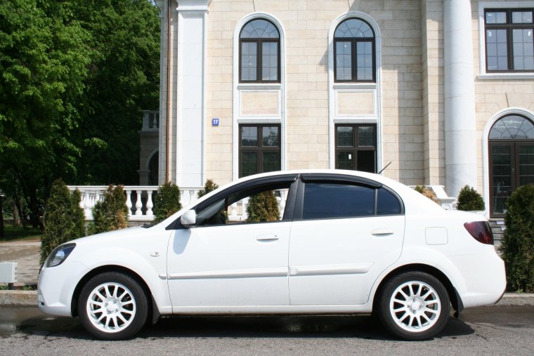 Камеры 3 и 5 машина белая